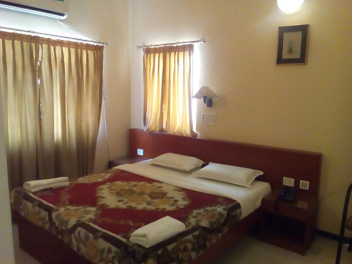 Hotel Bombay Tiffanys Mysore Εξωτερικό φωτογραφία
